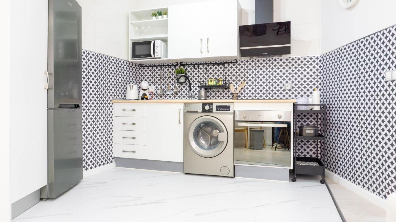 Apartment Dos Aceras Малага Екстериор снимка